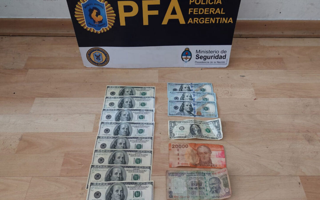 Desmantelan banda de falsificadores de dólares en Buenos Aires