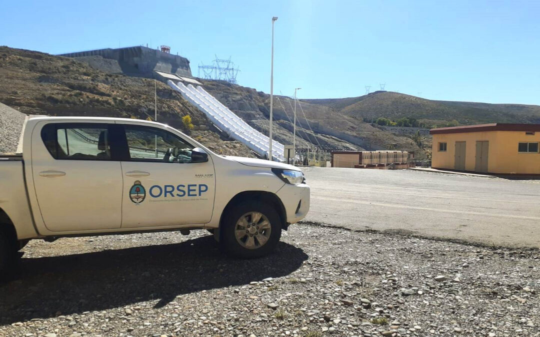 ORSEP Supervisa Apertura de Compuertas en Presa Alicurá: Río Limay Bajo Control
