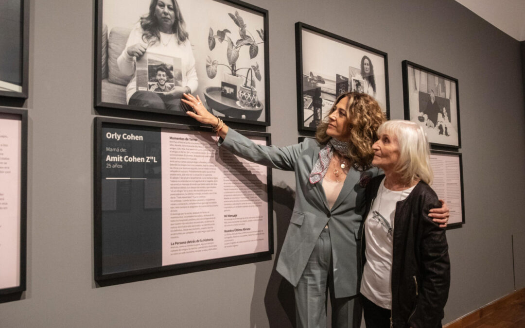 El Último Abrazo: Exposición Conmueve Buenos Aires con Historias de Madres del 7 de Octubre