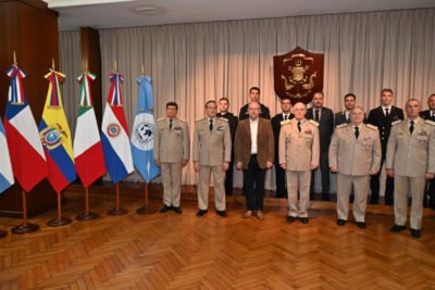 Prefectura Argentina contra la pesca ilegal: Curso especializado para proteger nuestros mares