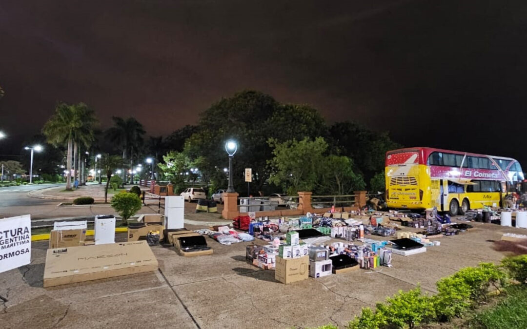 **Título:**

Golpe al contrabando en el río Paraguay: «Umma» y la Prefectura incautan mercadería por 72 millo nes