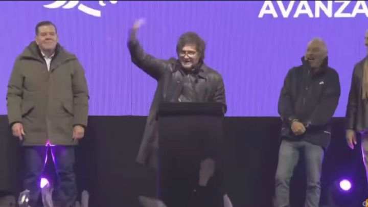 Milei cerró su campaña en la PBA con un discurso histórico: “El domingo pintamos la Provincia de violeta»